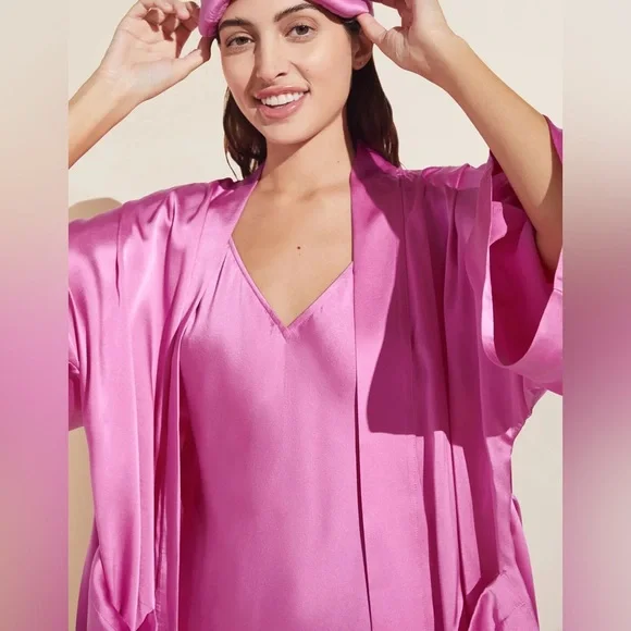 Inez Washable Silk Short Robe in Italian Rose S - Picture 3 of 4